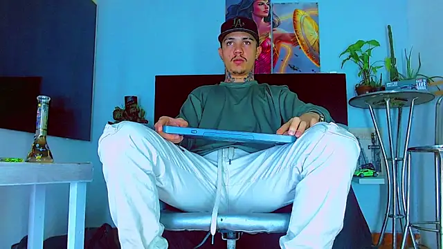 HannibalLester online show from December 20, 4:19 am