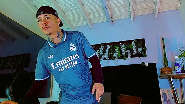 HannibalLester online show from March 12, 4:09 am