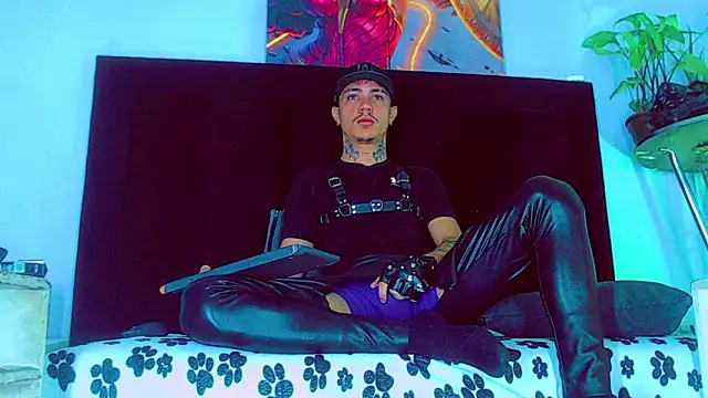 HannibalLester online show from November 3, 7:12 am