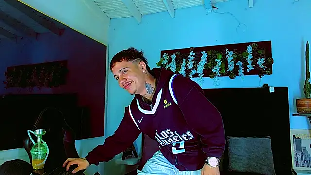 HannibalLester online show from March 8, 5:22 am