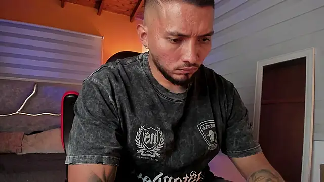 maximusclark1 online show from March 24, 1:44 am