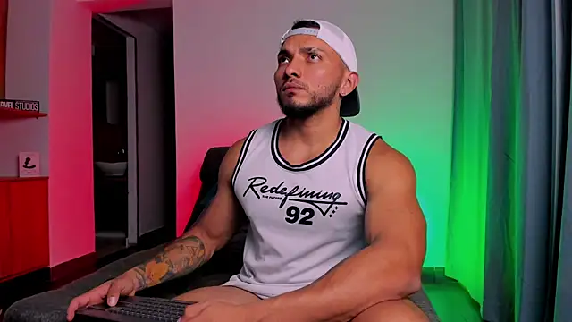 maximusclark1 online show from March 18, 8:06 am