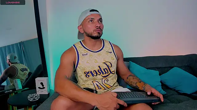 maximusclark1 online show from March 2, 6:46 pm