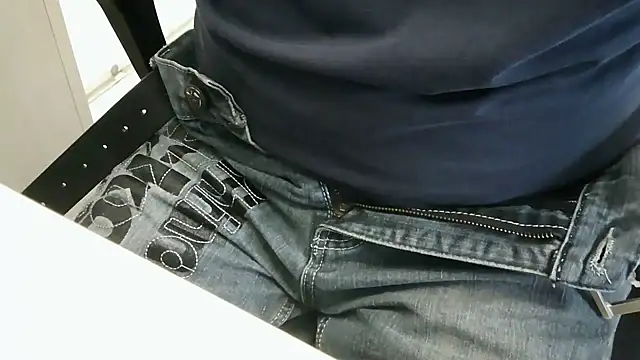 XiaoGuoGuo284512 online show from April 29, 2:27 am