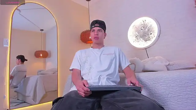 Benjamin More online show from June 9, 2:46 am