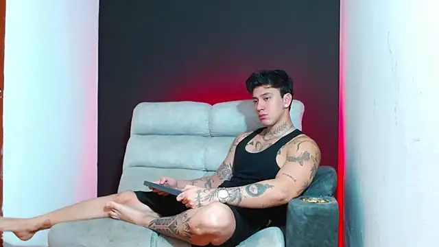 JUSTIN FULLER1 online show from February 8, 6:56 pm