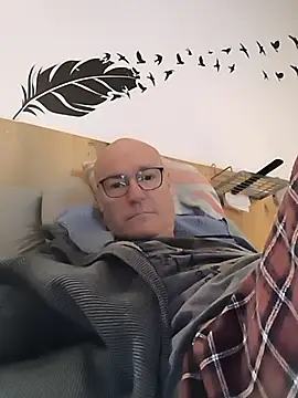 bogland33 online show from November 2, 8:57 pm