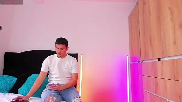 ANDREZALVAREZ online show from November 6, 8:56 pm