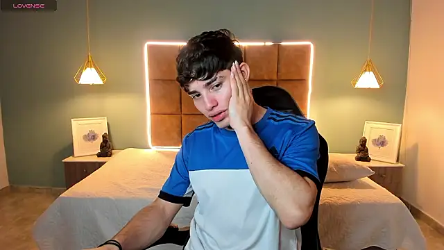 AlejooTwink online show from February 27, 4:35 am