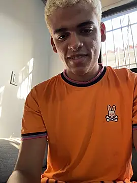 Leo bunny hot online show from November 1, 8:02 pm