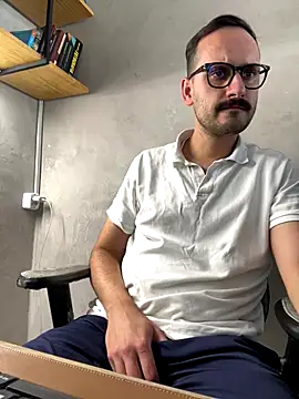 Snapshot of Superdad chatting on September 12, 5:13 pm Superdad online show from September 12, 5:13 pm