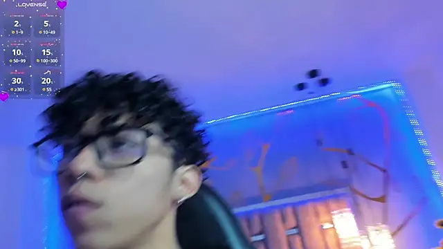 AkazaBoy  online show from March 16, 4:20 am