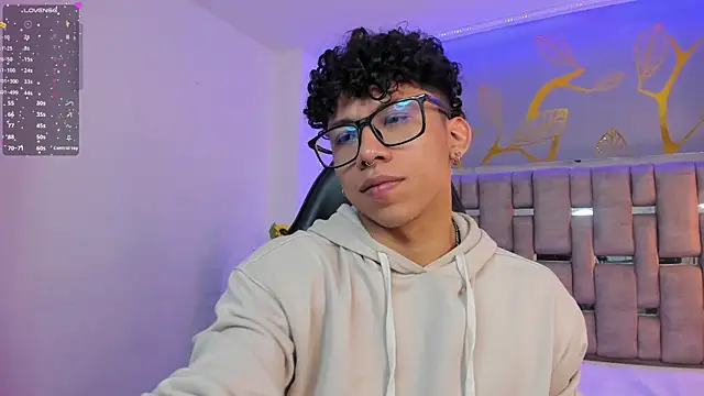 AkazaBoy  online show from December 10, 4:34 am