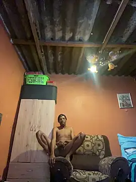 Snapshot of skyfall200 chatting on October 9, 5:01 am skyfall200 online show from October 9, 5:01 am