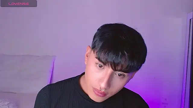 Snapshot of dilan_sp chatting on February 27, 1:24 am dilan sp online show from February 27, 1:24 am