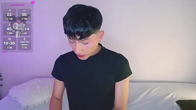 Snapshot of dilan_sp chatting on December 9, 12:45 am dilan sp online show from December 9, 12:45 am