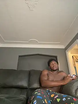 Snapshot of Festivitiesking1 chatting on October 15, 1:30 pm Festivitiesking1 online show from October 15, 1:30 pm