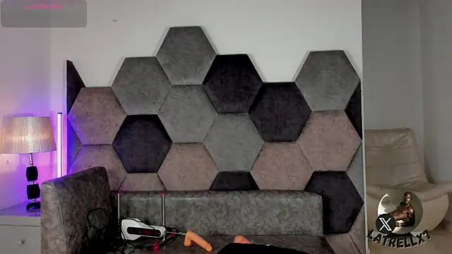 Latrellx7 online show from March 23, 8:31 am