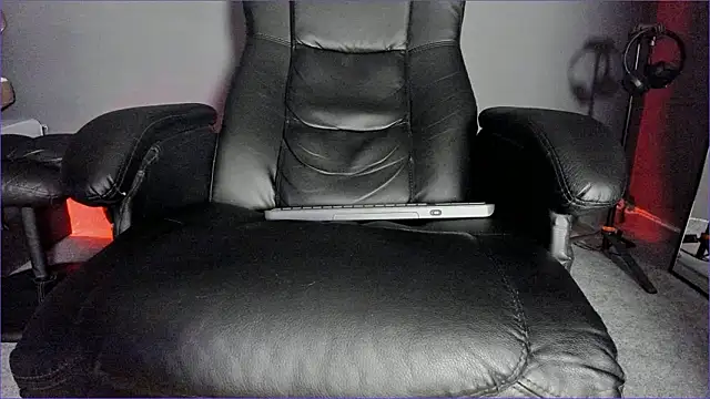 Brock hurn1 online show from March 7, 2:09 am