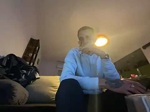 Rebeu313 online show from January 1, 6:47 am