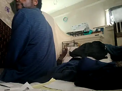 DevinToore online show from November 18, 8:01 pm