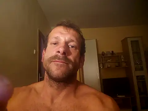Snapshot of DonCristian chatting on October 18, 1:54 am DonCristian online show from October 18, 1:54 am