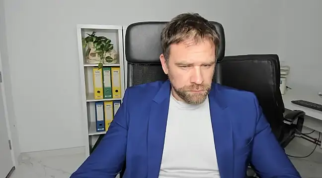 John-E-Dough online show from December 15, 5:23 am