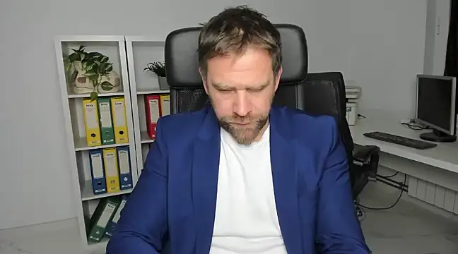 John-E-Dough online show from December 13, 5:16 am