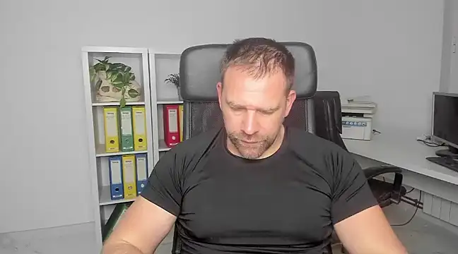 John-E-Dough online show from January 1, 5:33 am