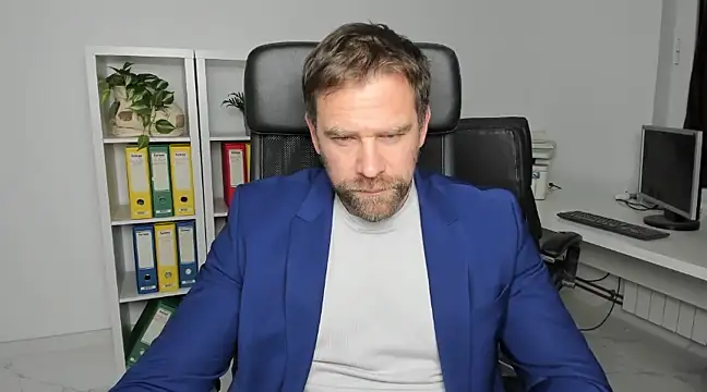 John-E-Dough online show from December 14, 4:56 am