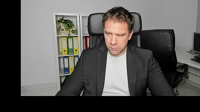 John-E-Dough online show from December 22, 4:06 am