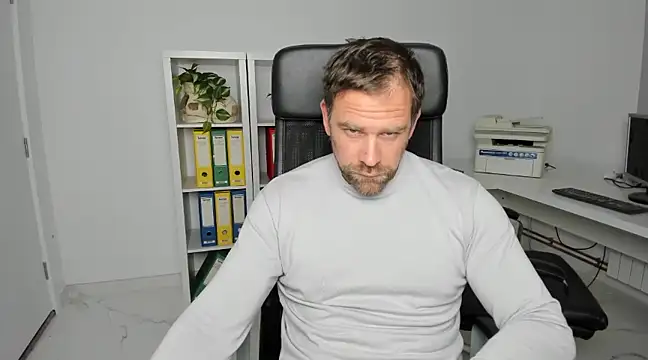 John-E-Dough online show from December 8, 4:57 am