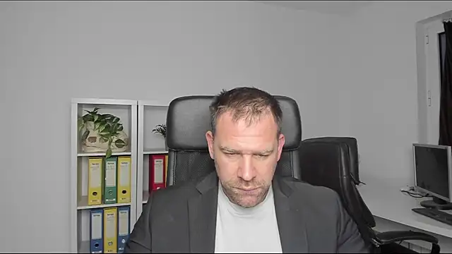 John-E-Dough online show from December 27, 5:52 am