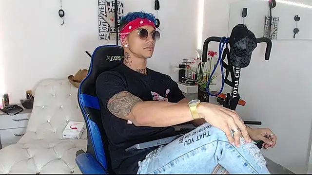 Leonard Price online show from March 12, 1:36 am