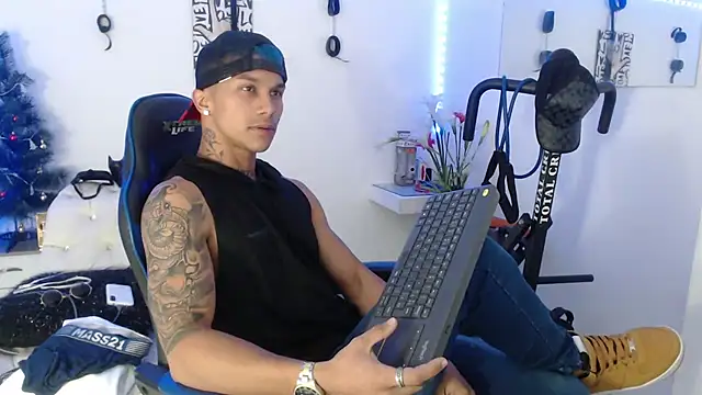 Leonard Price online show from February 11, 3:51 pm