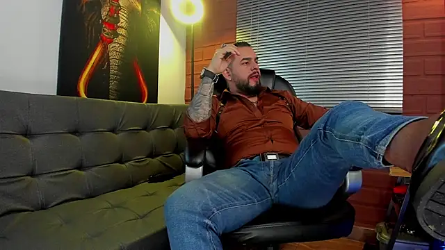 Ethan Castellano online show from January 7, 1:39 am