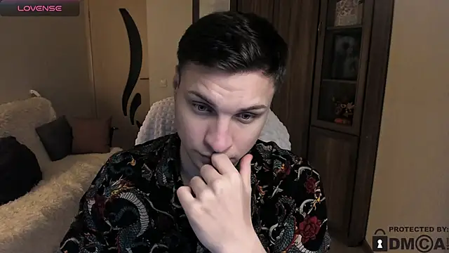 handsome guy01 online show from November 6, 5:16 pm