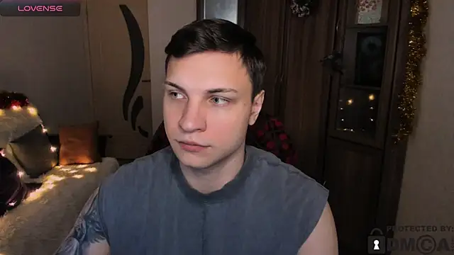 handsome guy01 online show from December 1, 6:49 am