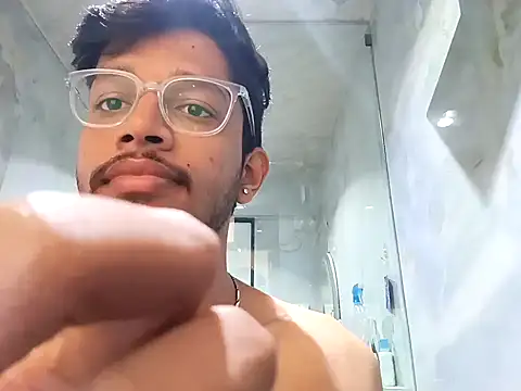 skinnyyyyyyyyy online show from January 21, 4:11 am