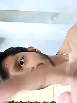 skinnyyyyyyyyy online show from February 21, 3:45 am