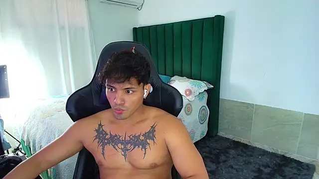 man dur07 online show from February 19, 9:33 pm