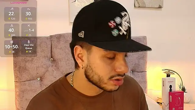 Amadeo Wild online show from April 18, 4:14 am