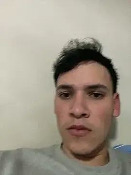 diego7990  online show from February 17, 10:19 pm