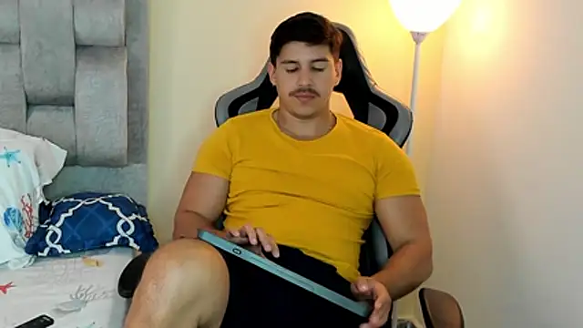 victor vixen online show from February 2, 11:35 pm