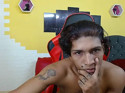 mau elixxx online show from January 16, 2:20 pm