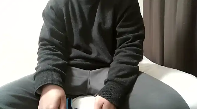 Snapshot of YU-KI00 chatting on March 9, 3:44 am YU-KI00 online show from March 9, 3:44 am