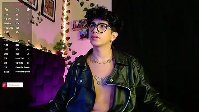 LyleBennett  online show from February 1, 10:05 am