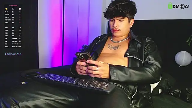 LyleBennett  online show from September 24, 1:42 pm