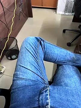 Snapshot of indboy chatting on October 29, 11:13 am indboy online show from October 29, 11:13 am