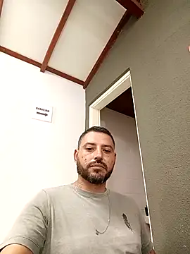 P4uzud4O online show from February 24, 8:42 pm